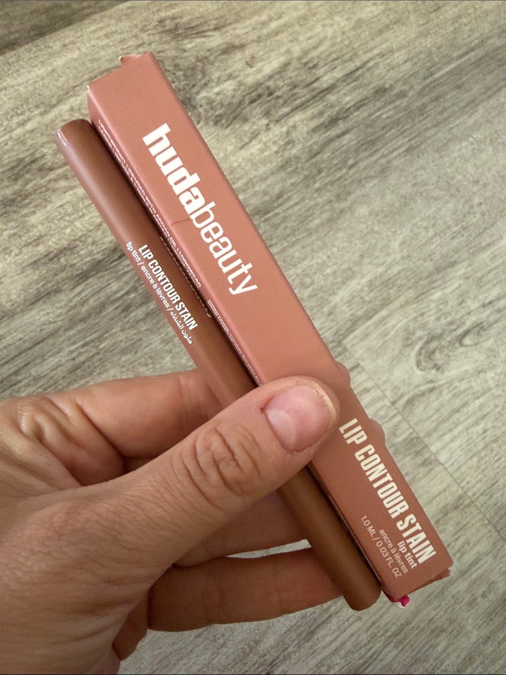 HUDA BEAUTY Lip Contour Stain - Warm Nude Brown